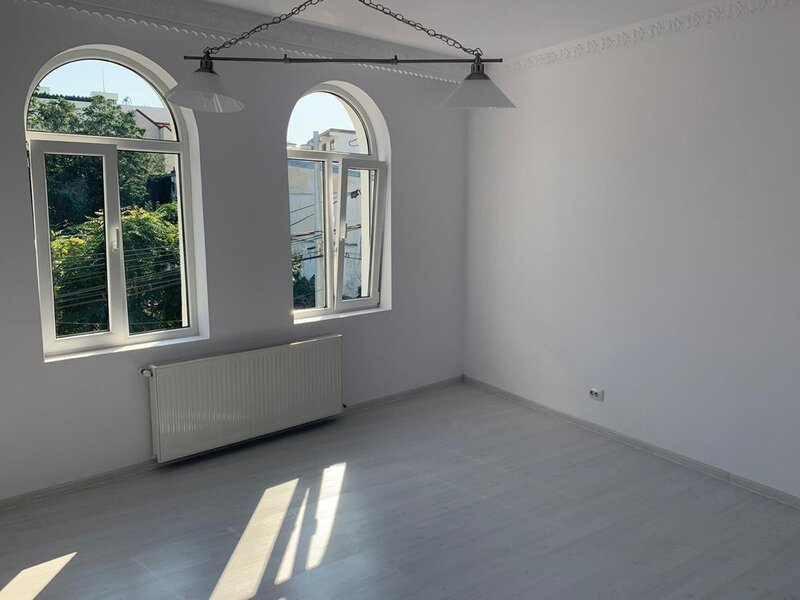Mihai Eminescu  Casa D+P+1+M 355 mp 9 camere birouri clinica sediu firma
